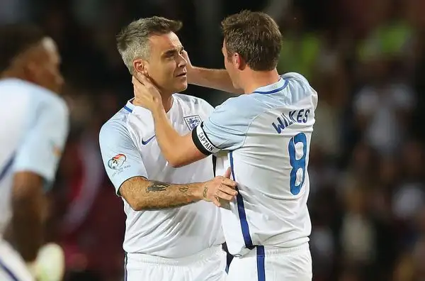 La pop Star britannica, ex componente dei Take That, ha giocato all'Old Trafford di Manchester, il Teatro dei sogni, in occasione del Soccer Aid 2016.
