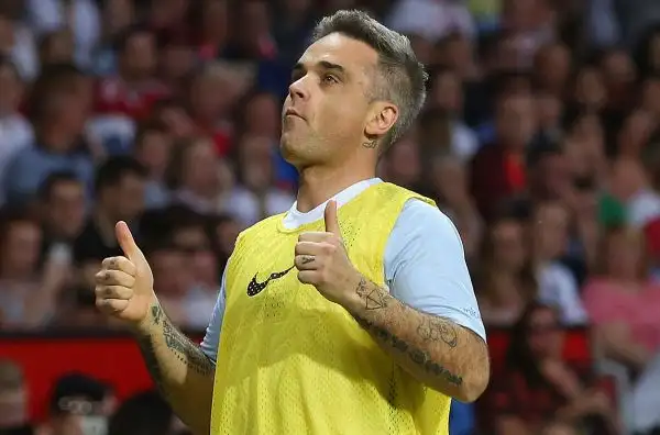 La pop Star britannica, ex componente dei Take That, ha giocato all'Old Trafford di Manchester, il Teatro dei sogni, in occasione del Soccer Aid 2016.