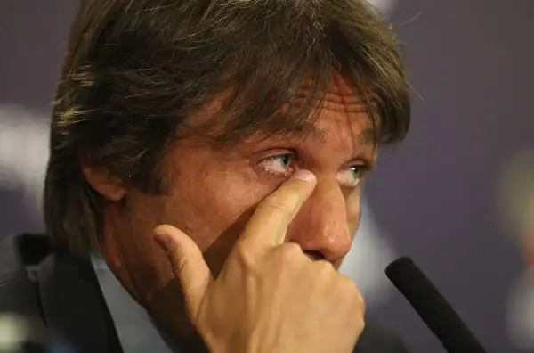 E' ufficialmente iniziata l'era di Antonio Conte al Chelsea. L'ex tecnico della Juventus e della Nazionale si è presentato in conferenza stampa come nuovo tecnico dei Blues.