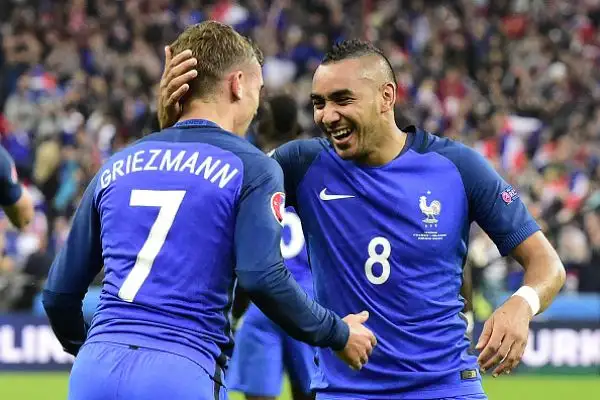 I sogni 'Vichinghi' si infrangono sulla Francia. I transalpini piegano gli avversari con una doppietta di Giroud e le reti di Pogba, Payet e Griezmann. Di Sigthorsson e Bjarnasson le reti islandesi.