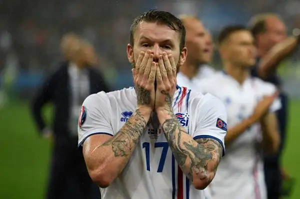 I sogni 'Vichinghi' si infrangono sulla Francia. I transalpini piegano gli avversari con una doppietta di Giroud e le reti di Pogba, Payet e Griezmann. Di Sigthorsson e Bjarnasson le reti islandesi.