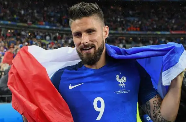 I sogni 'Vichinghi' si infrangono sulla Francia. I transalpini piegano gli avversari con una doppietta di Giroud e le reti di Pogba, Payet e Griezmann. Di Sigthorsson e Bjarnasson le reti islandesi.