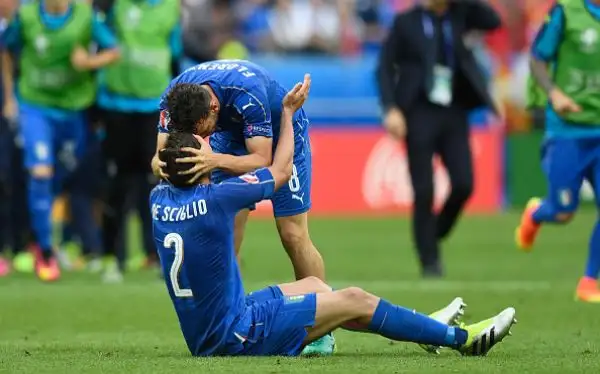 De Sciglio 7. Partita solida, macchiata solo da un fallo di ammonizione che gli sarebbe comunque costato la semifinale.