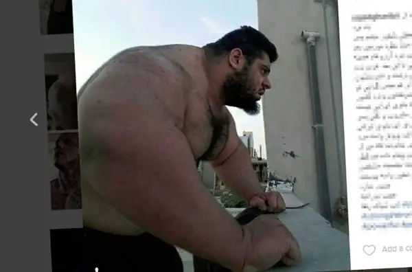 In passato ha partecipato a competizioni di power lifting e le sue foto stanno facendo il giro del mondo. Su Instagram ha raggiunto quasi 140.000 follower, il suo nome è Sajad Gharibi.
