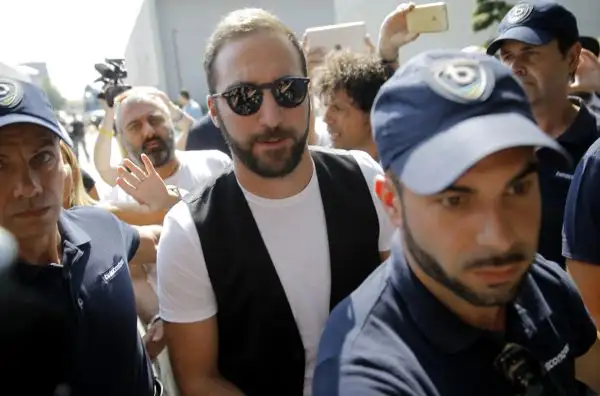 "Sto vivendo delle bellissime sensazioni, sono felice di arrivare alla Juve". Che festa per il Pipita a Torino.