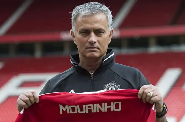 "Ci sono allenatori che non vincono titoli da 10 anni. Altri che non hanno mai vinto. L'ultima volta che ho vinto è stato solo un anno fa", ecco le prime parole del nuovo tecnico dei Red Devils.