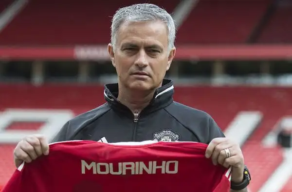 "Ci sono allenatori che non vincono titoli da 10 anni. Altri che non hanno mai vinto. L'ultima volta che ho vinto è stato solo un anno fa", ecco le prime parole del nuovo tecnico dei Red Devils.