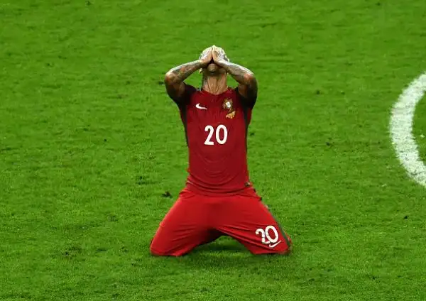 Quaresma 6,5. Entra al posto di Ronaldo e dà ancora il suo contributo, correndo per due come i tifosi dell'Inter non erano certo abituati a vedere.