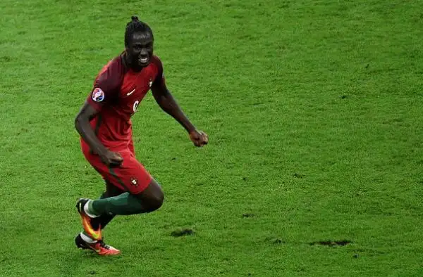 Eder 8. Il protagonista che non ti aspetti: entra, sfiora il gol e poi lo segna, guadagnandosi l'immortalità sportiva.