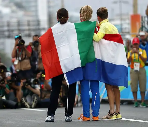 Il giorno dopo la caduta di Nibali nella prova in linea maschile, nella stessa gara al femminile Elisa Longo Borghini ha conquistato il bronzo con una grande prova di carattere.