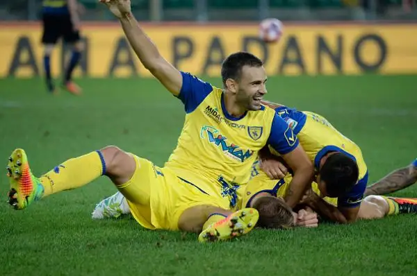 Il Chievo si impone con una splendida doppietta di Birsa nel secondo tempo. La squadra di De Boer in grande difficoltà a costruire gioco, delude il neo acquisto Banega.