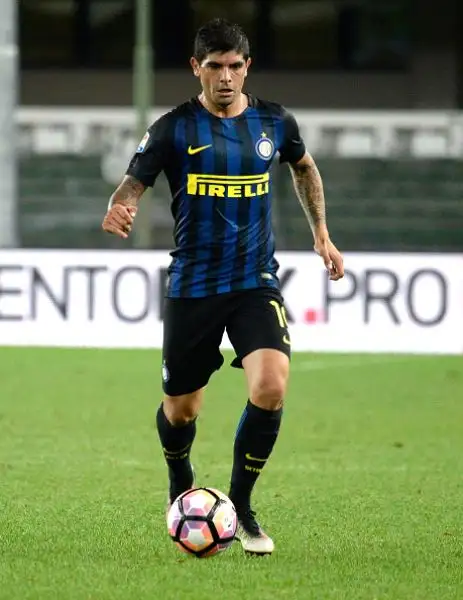 Il Chievo si impone con una splendida doppietta di Birsa nel secondo tempo. La squadra di De Boer in grande difficoltà a costruire gioco, delude il neo acquisto Banega.