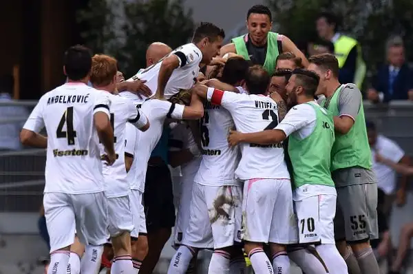 Inter bloccata in casa tra i fischi. Il Palermo strappa un punto ai nerazzurri, a Rispoli replica Icardi.