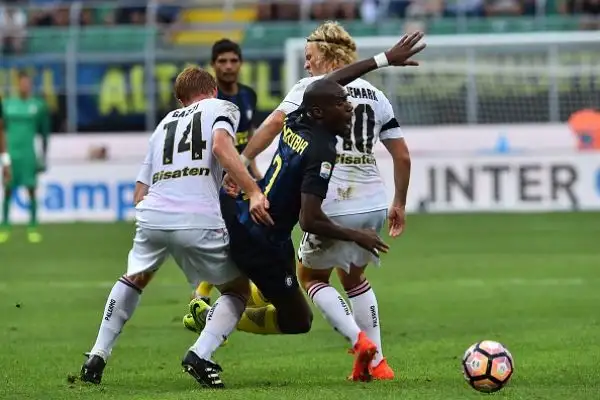 Inter bloccata in casa tra i fischi. Il Palermo strappa un punto ai nerazzurri, a Rispoli replica Icardi.