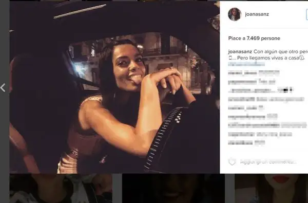 A Torino è arrivata anche la moglie del neo juventino Dani Alves, attivissima sui social.