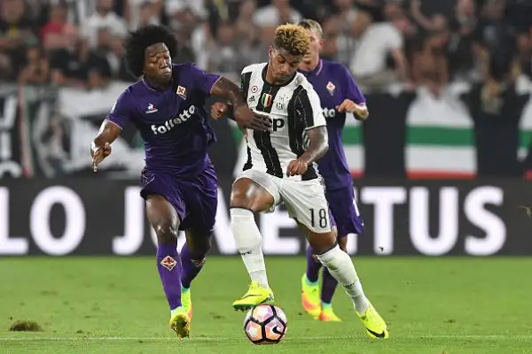 Subito il marchio di Higuain sulla nuova Juve di Allegri. Al Pipita bastano 8' dal suo ingresso in campo per trascinare alla vittoria i bianconeri, che superano la Fiorentina all'esordio allo Stadium.