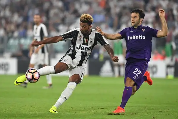 Subito il marchio di Higuain sulla nuova Juve di Allegri. Al Pipita bastano 8' dal suo ingresso in campo per trascinare alla vittoria i bianconeri, che superano la Fiorentina all'esordio allo Stadium.