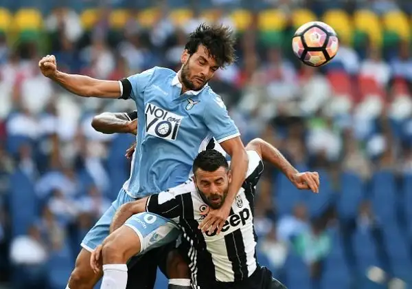 Bomber Khedira, la Juve sbanca l'Olimpico. I bianconeri restano a punteggio pieno, stesa la Lazio in casa.