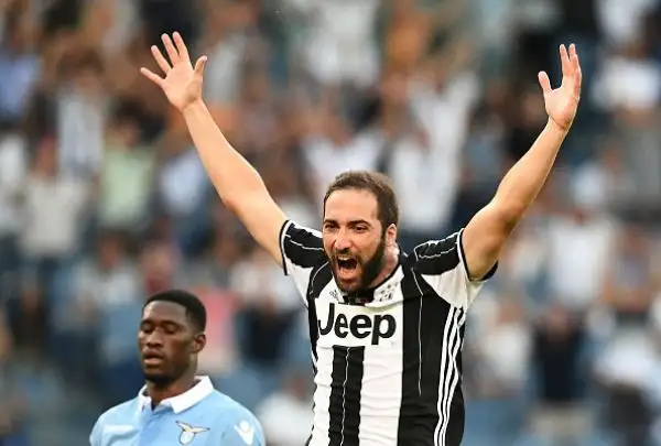 Bomber Khedira, la Juve sbanca l'Olimpico. I bianconeri restano a punteggio pieno, stesa la Lazio in casa.