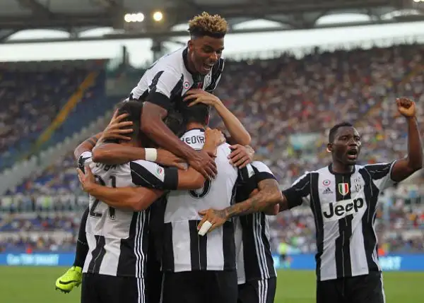 Bomber Khedira, la Juve sbanca l'Olimpico. I bianconeri restano a punteggio pieno, stesa la Lazio in casa.