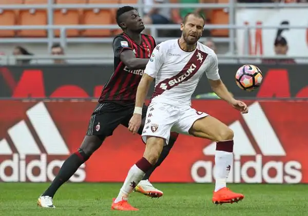 Un Bacca straripante trascina il Milan alla vittoria nella partita d'esordio contro il Torino al Meazza: la squadra di Montella si impone grazie alla tripletta della punta colombiana.