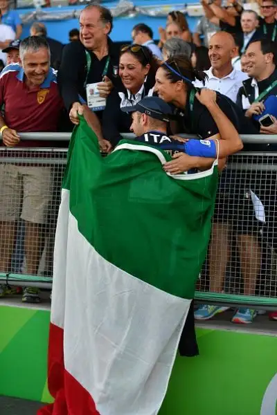 Il nostro tiratore ha conquistato la medaglia d'oro, al termine di una giornata assolutamente perfetta. Il ventunenne rompendo tutti i piattelli della finale ha battuto lo svedese Svensson.