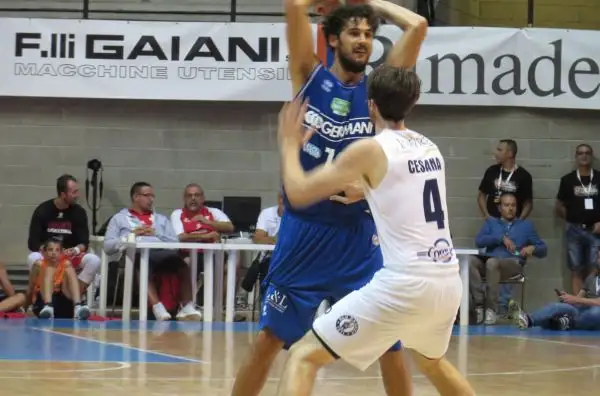 Il Trofeo Lombardia si è aperto con la netta vittoria di Moss e compagni.