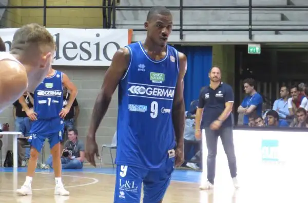 Il Trofeo Lombardia si è aperto con la netta vittoria di Moss e compagni.
