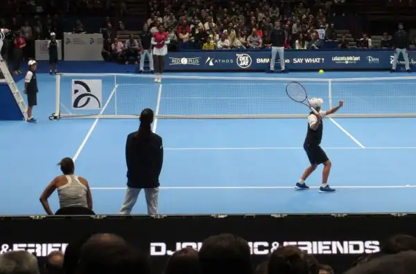 Grande spettacolo al Forum di Assago per l'evento benefico promosso dalla fondazione del numero 1 del mondo a cui hanno preso parte anche Serena Williams, Flavia Pennetta, Fabio Fognini e... Fiorello.