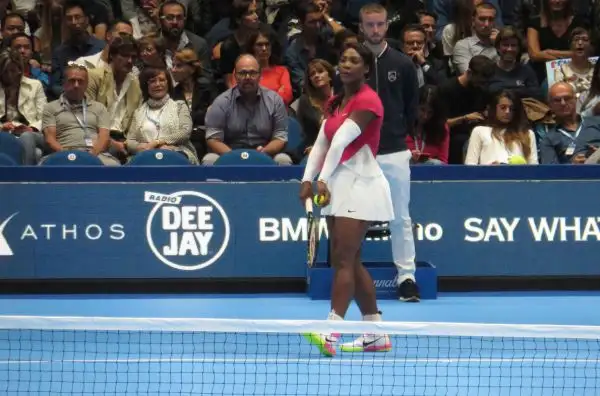 Grande spettacolo al Forum di Assago per l'evento benefico promosso dalla fondazione del numero 1 del mondo a cui hanno preso parte anche Serena Williams, Flavia Pennetta, Fabio Fognini e... Fiorello.