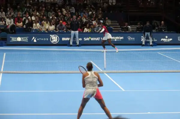 Grande spettacolo al Forum di Assago per l'evento benefico promosso dalla fondazione del numero 1 del mondo a cui hanno preso parte anche Serena Williams, Flavia Pennetta, Fabio Fognini e... Fiorello.