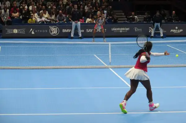 Grande spettacolo al Forum di Assago per l'evento benefico promosso dalla fondazione del numero 1 del mondo a cui hanno preso parte anche Serena Williams, Flavia Pennetta, Fabio Fognini e... Fiorello.