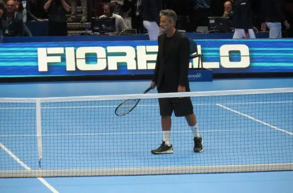Grande spettacolo al Forum di Assago per l'evento benefico promosso dalla fondazione del numero 1 del mondo a cui hanno preso parte anche Serena Williams, Flavia Pennetta, Fabio Fognini e... Fiorello.