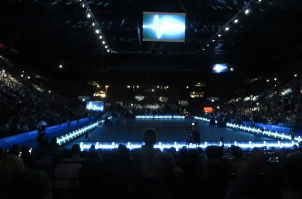 Grande spettacolo al Forum di Assago per l'evento benefico promosso dalla fondazione del numero 1 del mondo a cui hanno preso parte anche Serena Williams, Flavia Pennetta, Fabio Fognini e... Fiorello.