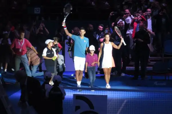 Grande spettacolo al Forum di Assago per l'evento benefico promosso dalla fondazione del numero 1 del mondo a cui hanno preso parte anche Serena Williams, Flavia Pennetta, Fabio Fognini e... Fiorello.