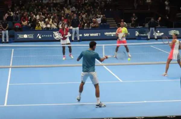 Grande spettacolo al Forum di Assago per l'evento benefico promosso dalla fondazione del numero 1 del mondo a cui hanno preso parte anche Serena Williams, Flavia Pennetta, Fabio Fognini e... Fiorello.
