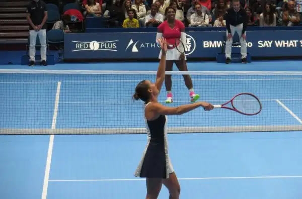 Grande spettacolo al Forum di Assago per l'evento benefico promosso dalla fondazione del numero 1 del mondo a cui hanno preso parte anche Serena Williams, Flavia Pennetta, Fabio Fognini e... Fiorello.