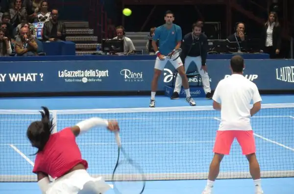 Grande spettacolo al Forum di Assago per l'evento benefico promosso dalla fondazione del numero 1 del mondo a cui hanno preso parte anche Serena Williams, Flavia Pennetta, Fabio Fognini e... Fiorello.