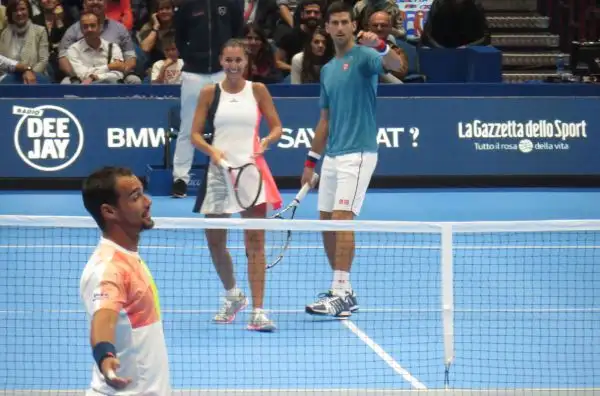 Grande spettacolo al Forum di Assago per l'evento benefico promosso dalla fondazione del numero 1 del mondo a cui hanno preso parte anche Serena Williams, Flavia Pennetta, Fabio Fognini e... Fiorello.