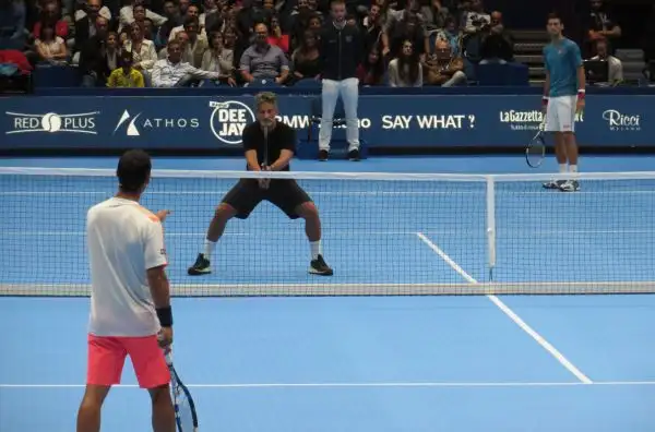 Grande spettacolo al Forum di Assago per l'evento benefico promosso dalla fondazione del numero 1 del mondo a cui hanno preso parte anche Serena Williams, Flavia Pennetta, Fabio Fognini e... Fiorello.