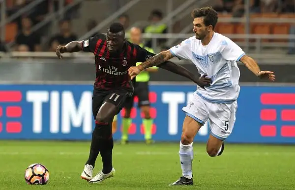 Con il gol di Bacca nel primo tempo ed il rigore trasformato da Njang nella ripresa i rossoneri conquistano i 3 punti a San Siro contro la squadra di Simone Inzaghi.