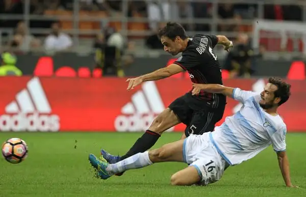 Con il gol di Bacca nel primo tempo ed il rigore trasformato da Njang nella ripresa i rossoneri conquistano i 3 punti a San Siro contro la squadra di Simone Inzaghi.