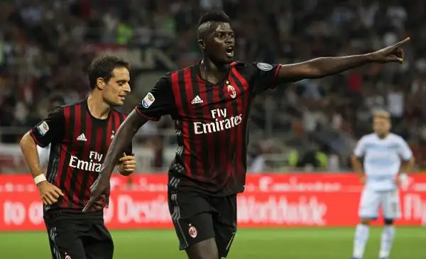 Con il gol di Bacca nel primo tempo ed il rigore trasformato da Njang nella ripresa i rossoneri conquistano i 3 punti a San Siro contro la squadra di Simone Inzaghi.