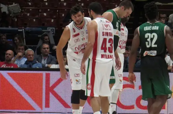 L'Olimpia ha conquistato per la prima volta la Supercoppa. Simon eletto Mvp.