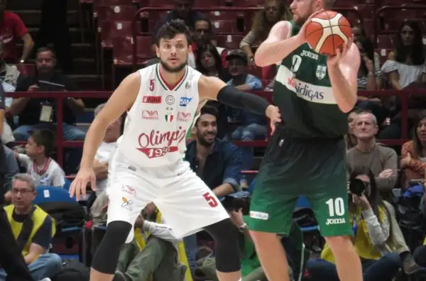 L'Olimpia ha conquistato per la prima volta la Supercoppa. Simon eletto Mvp.