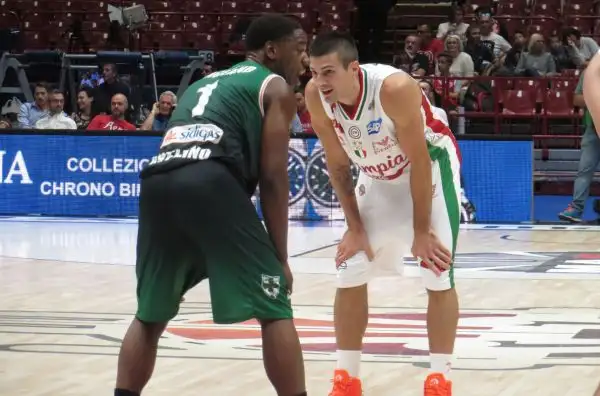 L'Olimpia ha conquistato per la prima volta la Supercoppa. Simon eletto Mvp.