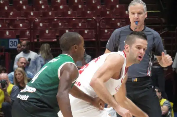 L'Olimpia ha conquistato per la prima volta la Supercoppa. Simon eletto Mvp.