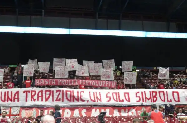 L'Olimpia è la seconda finalista della Supercoppa: spazzata via nella ripresa la squadra di Pancotto.