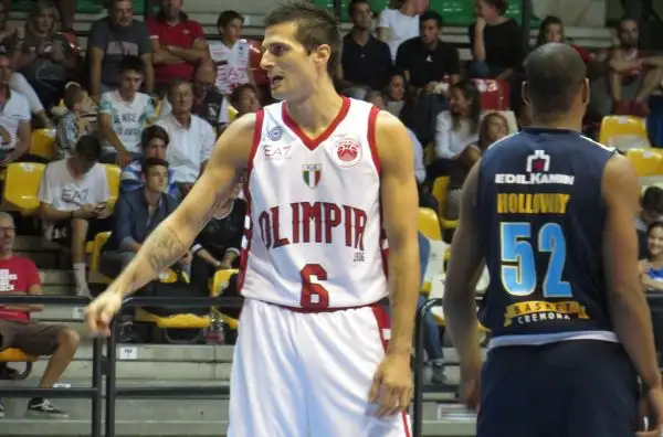 L'Olimpia vince il Trofeo Lombardia imponendosi sulla Vanoli Cremona nell'antipasto della semifinale di Supercoppa che si terrà settimana prossima al Forum.