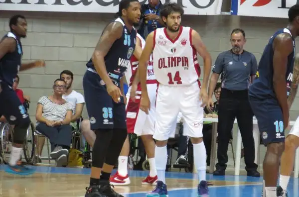 L'Olimpia vince il Trofeo Lombardia imponendosi sulla Vanoli Cremona nell'antipasto della semifinale di Supercoppa che si terrà settimana prossima al Forum.